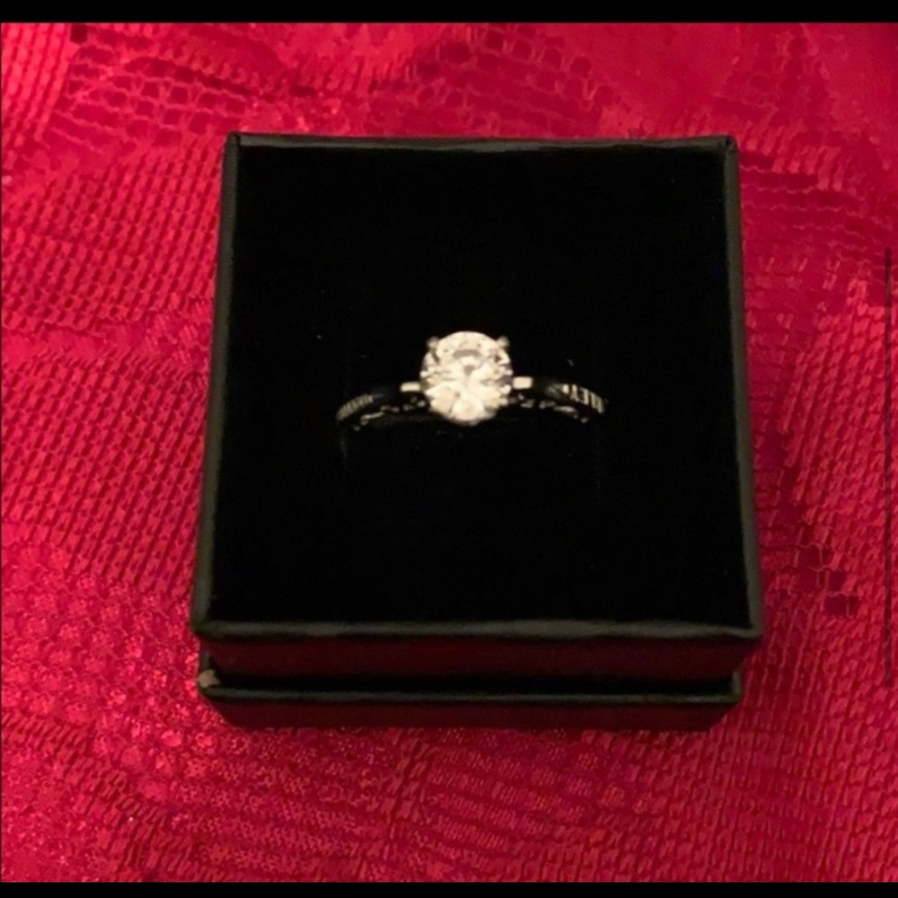 !๐นDiamond like rings all sizes - Picture 4 of 7